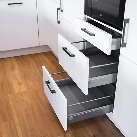 140m² / 3 Schlafzimmer Lägenhet *