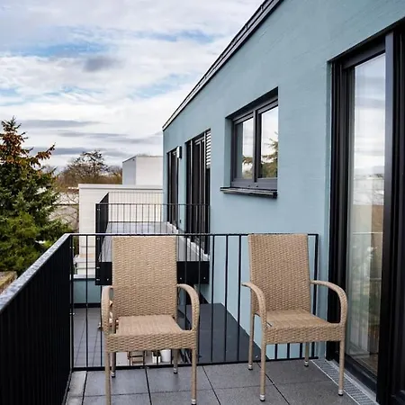 140m² / 3 Schlafzimmer Lägenhet